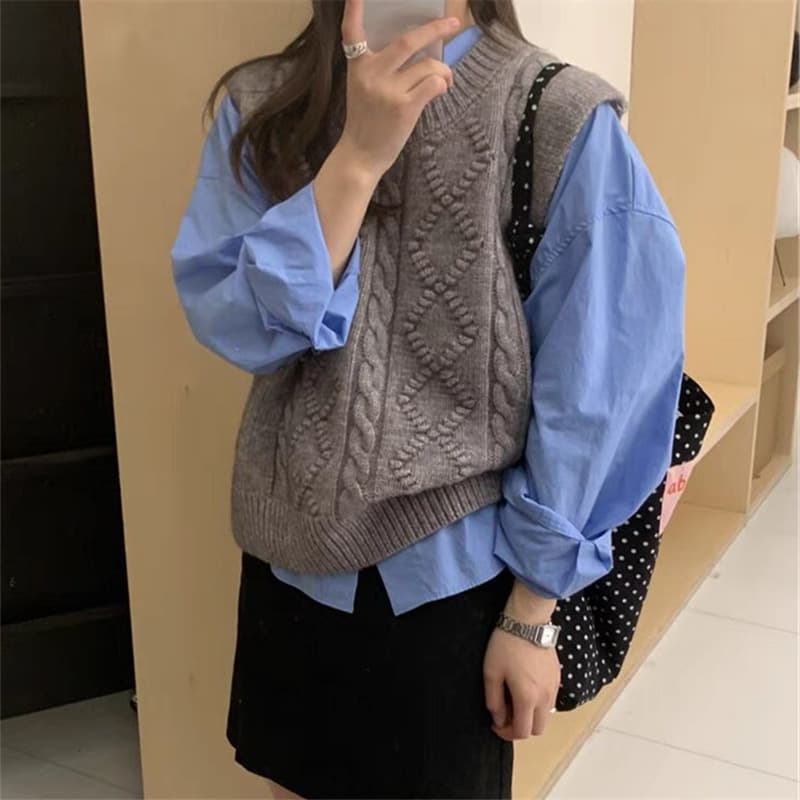 ケーブル編みレディースベスト