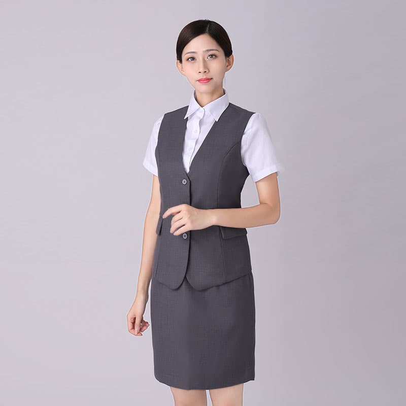 レディースベスト 細身シルエットのベストスーツ