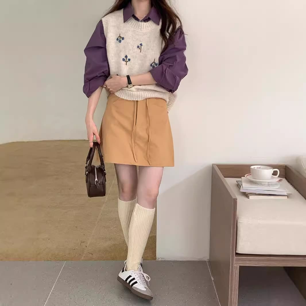 小花刺繍入りレディースベストニット