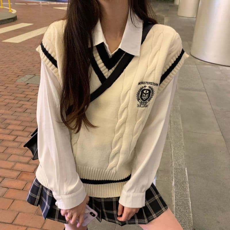 学院風ケーブル編みレディースベスト