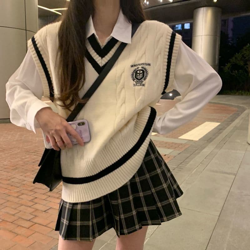 学院風ケーブル編みレディースベスト